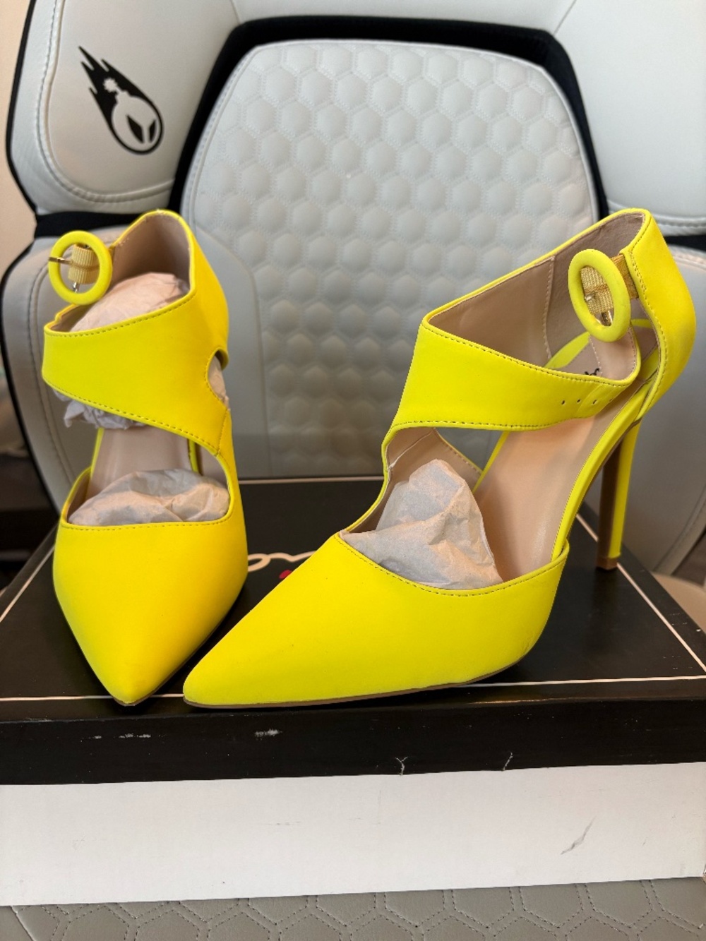 QUPID Heels in Neon Yellow